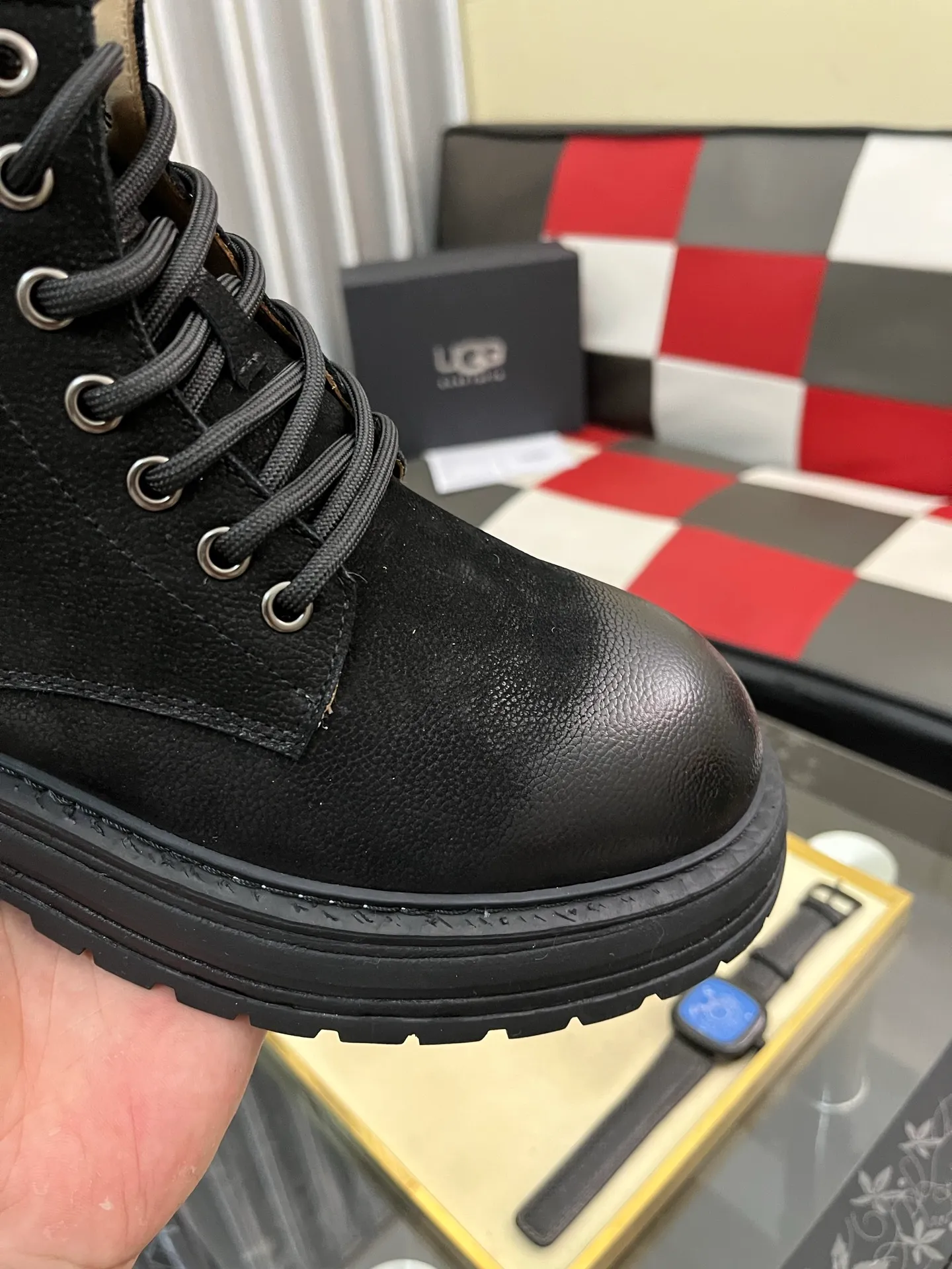 Men's Men's Shoes 💰660⌚️⌚️New UGG fur-integrated men's simple and fashionable snow shoes. The most worth buying at the end of this year are warm casual shoes. Whether you are out and about at home, their comfortable and warm performance will be your most suitable fashion companion! The material is cowhide upper and imported wool is used inside. Two layers of cowhide for warmth and comfort! The eva+ rubber patch outsole is cushioned, wear-resistant, and has good elasticity. It is light and wear-resistant, comfortable and soft, and the new simple cut is more fashionable. It has both practicality and fashion sense, so you no longer have to worry about how to match it in winter, while still maintaining fashionable taste. High-quality genuine wool produced in Dongguan. The material depends on the details! Size: 38-39-40-41-42-43-44-45